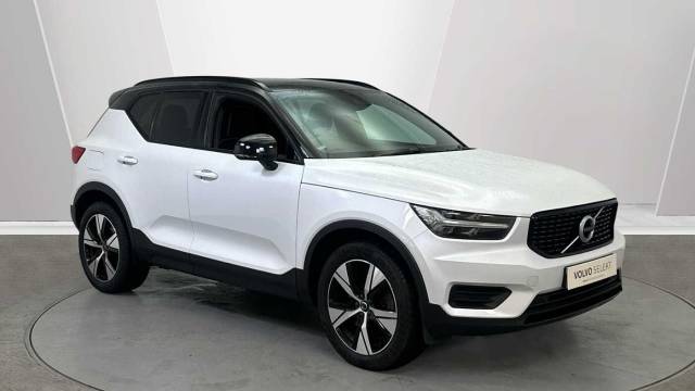Volvo XC40 1.5 T5 PHEV Recharge R-Design 4x4 vehicle Petrol Crystal White