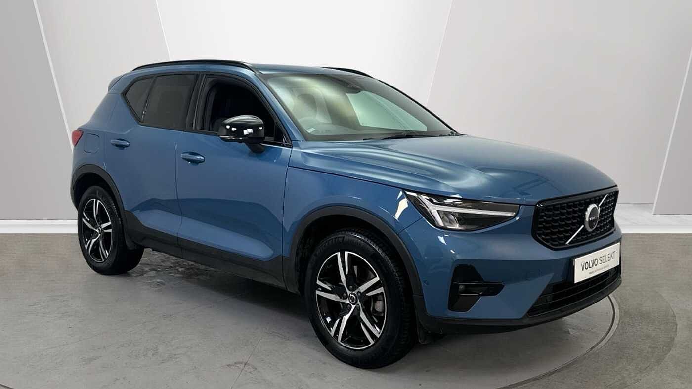 2025 Volvo XC40