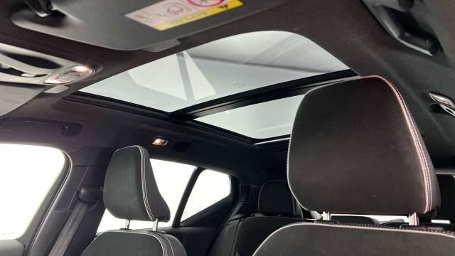 2022 Volvo XC40 1.5 T5 PHEV Recharge Ultimate Dark