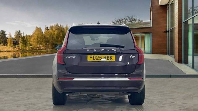 2025 Volvo XC90 2.0 T8 AWD PHEV Core Bright