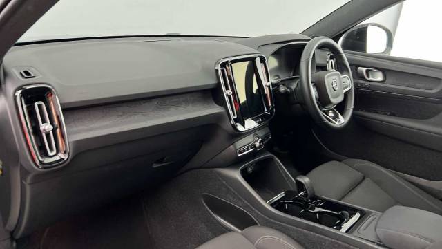 2022 Volvo XC40 Single Motor Recharge Plus