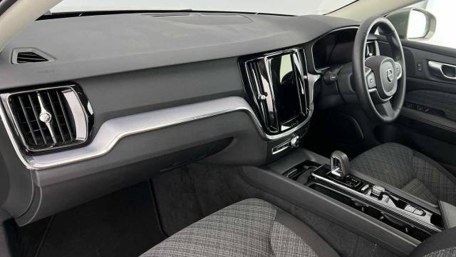 2021 Volvo V60 2.0 B4 mild hybrid Diesel Momentum