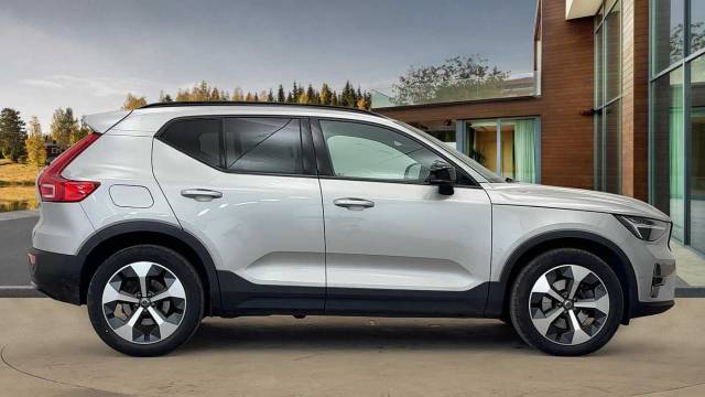 2022 Volvo XC40 2.0 B4 mild hybrid Petrol Ultimate Dark