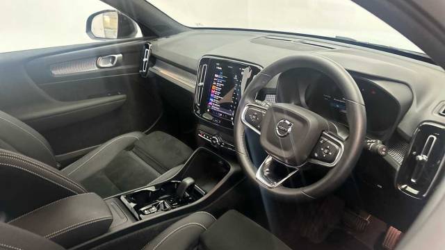 2023 Volvo XC40 2.0 B4 Mild hybrid Petrol Plus Dark