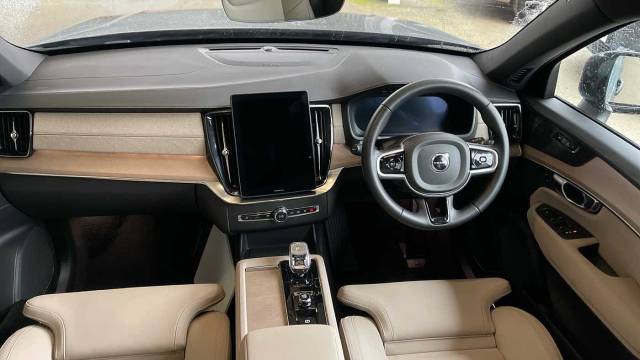 2025 Volvo XC90 2.0 B5 AWD Mild Hybrid Petrol Plus Dark