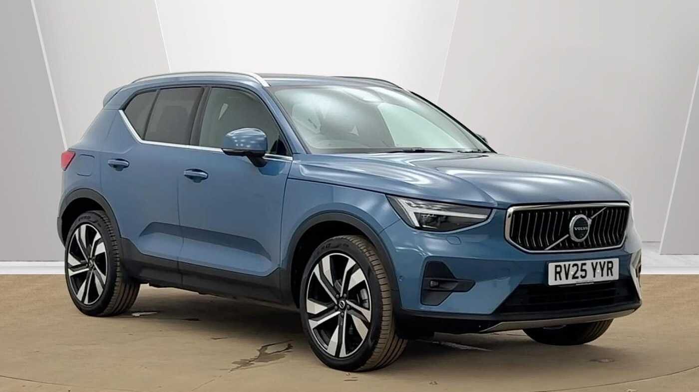 2025 Volvo XC40