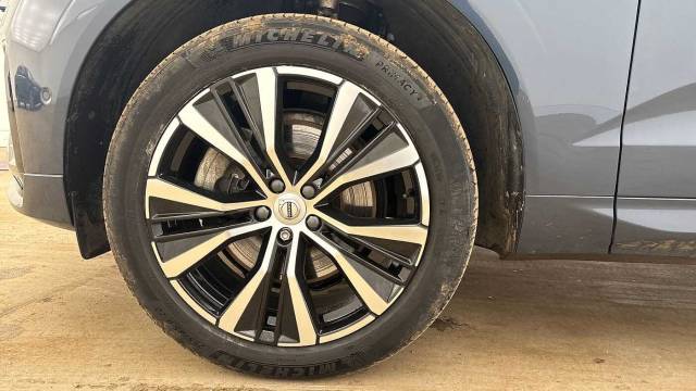 2025 Volvo XC60 2.0 B5 AWD Mild hybrid Petrol Ultra Dark