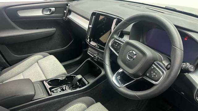 2023 Volvo XC40 2.0 B3 Mild hybrid Petrol Plus Dark