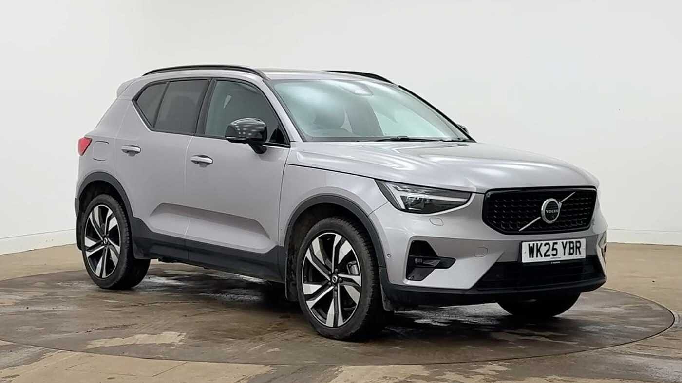 2025 Volvo XC40