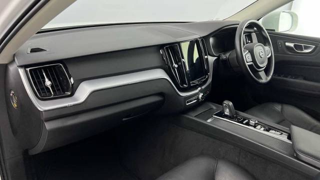 2021 Volvo XC60 2.0 B5 mild hybrid Petrol Momentum