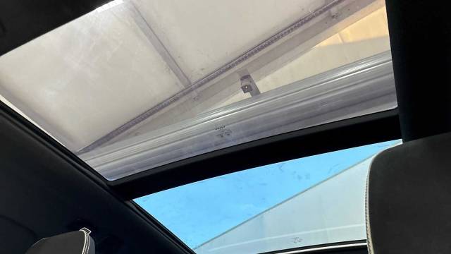 2022 Volvo XC40 2.0 B4 mild hybrid Petro Ultimate Dark