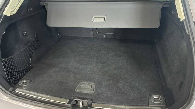 2025 Volvo XC60 2.0 B5 AWD Mild Hybrid Petrol Plus Dark