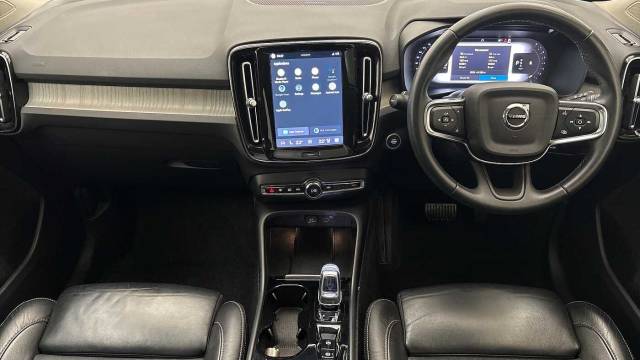 2023 Volvo XC40 2.0 B4 mild hybrid Petrol Ultimate Dark