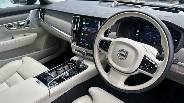 2025 Volvo V90 2.0 T8 AWD Plug-in hybrid Ultra Dark