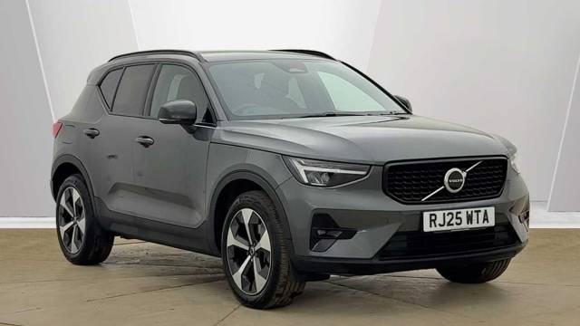 Volvo XC40 2.0 B3 Mild hybrid Petrol Plus Dark 4x4 vehicle Petrol Forest Lake