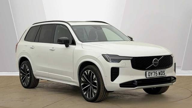 Volvo XC90 2.0 B5 AWD Mild Hybrid Petrol Plus Pro Dark 4x4 vehicle Petrol Crystal White