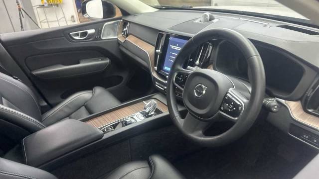 2022 Volvo XC60 2.0 T8 AWD PHEV Recharge Ultimate Dark