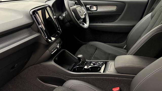 2025 Volvo XC40 2.0 B3 Mild hybrid Petrol Black Edition Plus