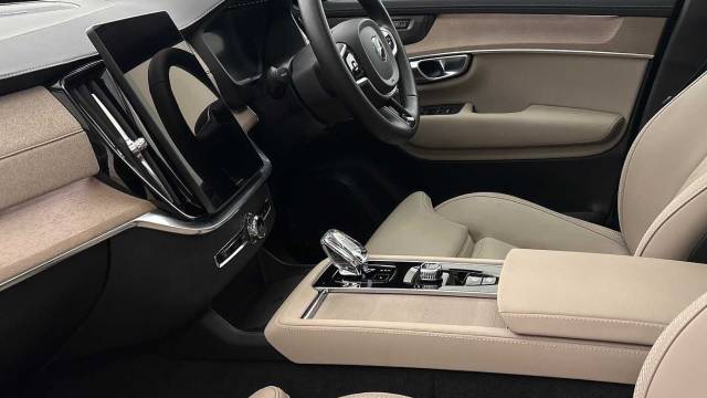 2025 Volvo XC90 2.0 B5 AWD Mild Hybrid Petrol Plus Dark