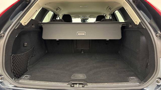 2025 Volvo XC60 2.0 B5 AWD Mild hybrid Petrol Plus Dark