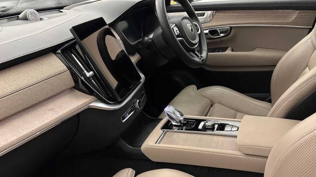 2025 Volvo XC90 2.0 B5 AWD Mild hybrid Petrol Ultra Bright,
