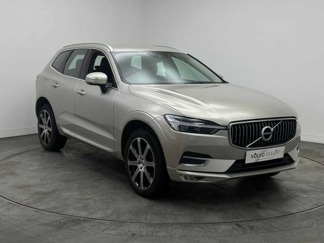 Volvo XC60 2.0 B5 Mild Hybrid Petrol Inscription Pro 4x4 vehicle Petrol Luminous Sand