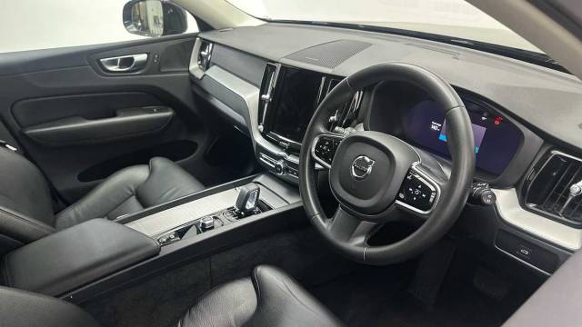 2023 Volvo XC60 2.0 B4 mild hybrid Petrol Plus Dark