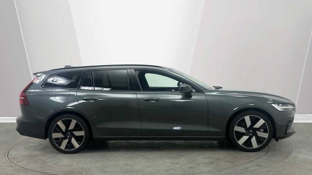 2025 Volvo V60 2.0 T6 AWD PHEV Recharge Plus Dark