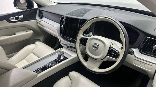 2023 Volvo XC60 2.0 B5 AWD Mild hybrid Petrol Plus Dark