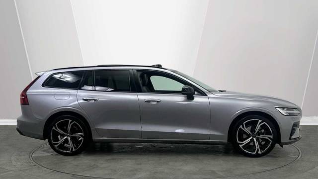 2025 Volvo V60 2.0 B4 Mild hybrid Petrol Ultra Dark