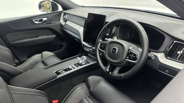 2025 Volvo XC60 2.0 B5 AWD Mild Hybrid Petrol Black Edition Plus
