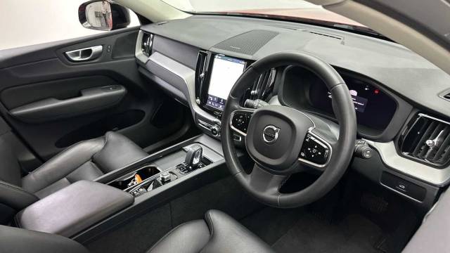 2023 Volvo XC60 2.0 B4 Mild Hybrid Petrol Plus Dark