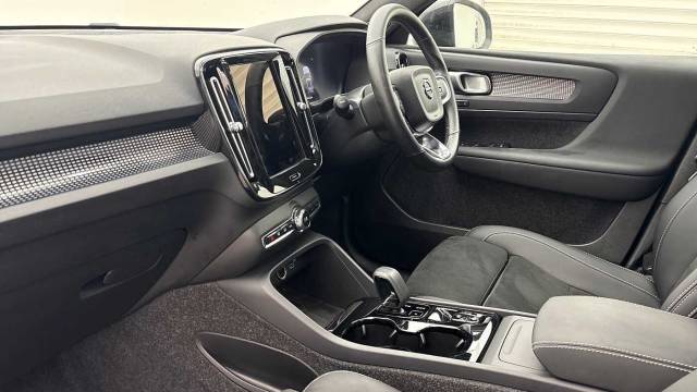 2025 Volvo XC40 2.0 B3 Mild hybrid Petrol Black Edition Ultra