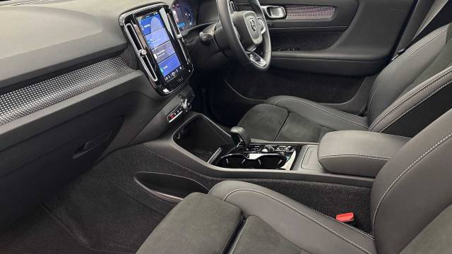 2023 Volvo XC40 2.0 B4 mild hybrid Petrol Ultimate Dark