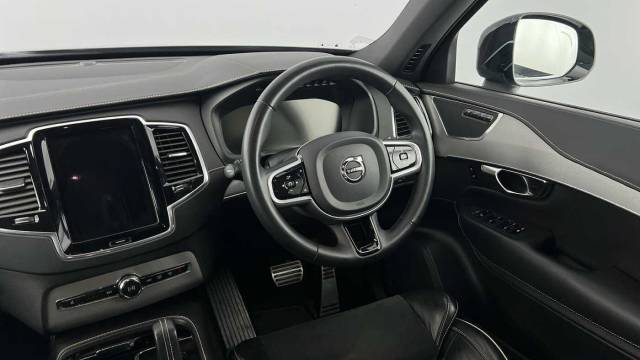 2022 Volvo XC90 2.0 B5 AWD mild hybrid R-Design
