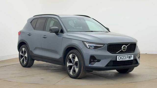 Volvo XC40 2.0 B4 mild hybrid Petrol Ultimate Dark 4x4 vehicle Petrol Thunder Grey