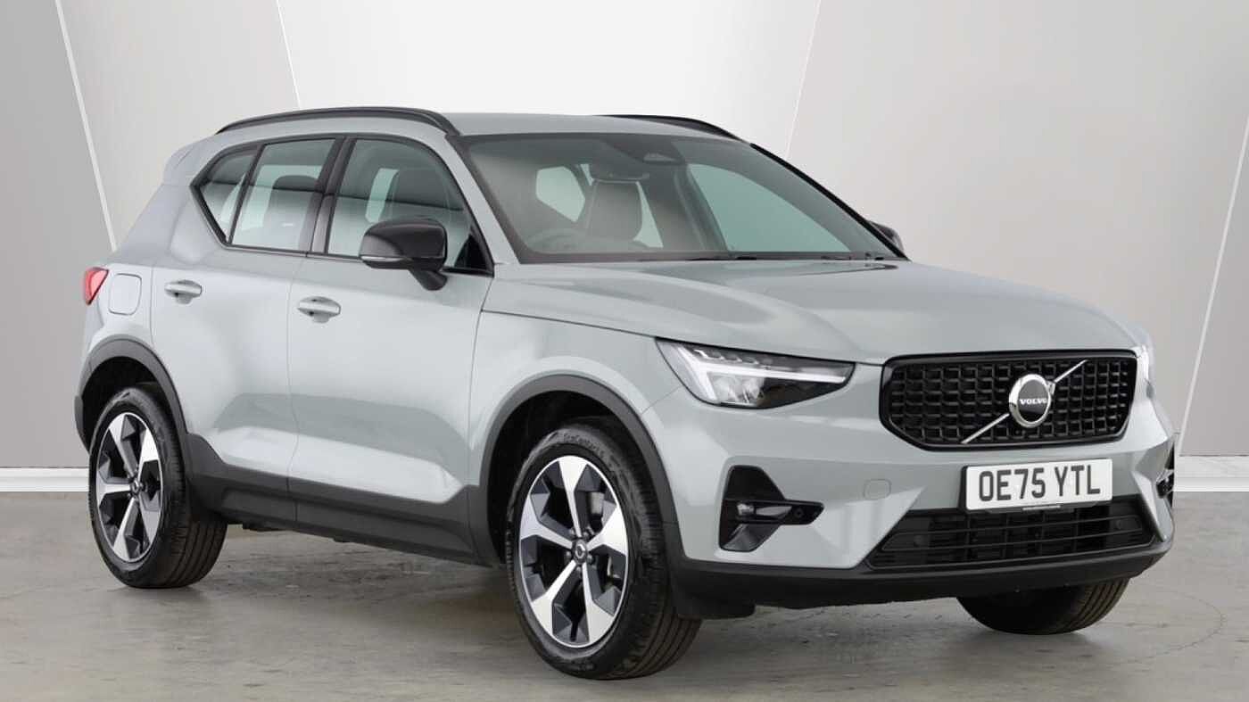 2025 Volvo XC40