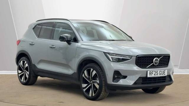Volvo XC40 2.0 B3 Mild hybrid Petrol Ultra Dark 4x4 vehicle Petrol Vapour Grey