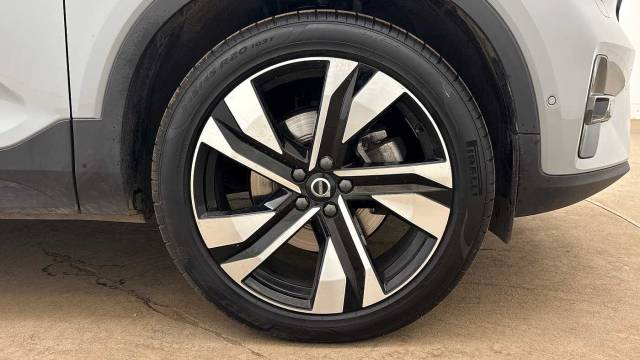 2025 Volvo XC40 2.0 B3 Mild hybrid Petrol Ultra Dark