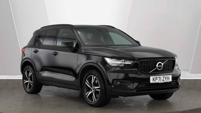 Volvo XC40 2.0 B4 Mild Hybrid R-Design 4x4 vehicle Petrol Onyx Black