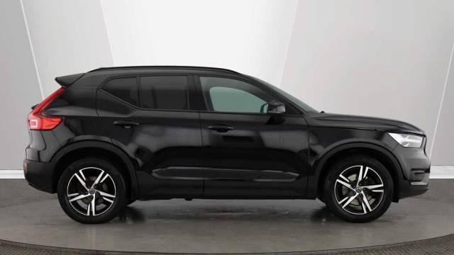 2021 Volvo XC40 2.0 B4 Mild Hybrid R-Design