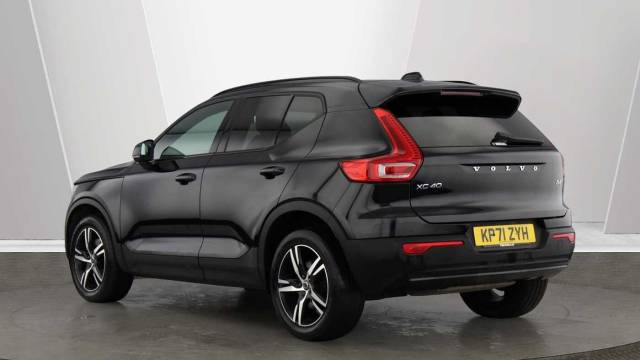 2021 Volvo XC40 2.0 B4 Mild Hybrid R-Design