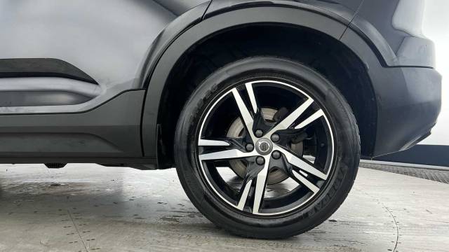 2021 Volvo XC40 2.0 B4 Mild Hybrid R-Design