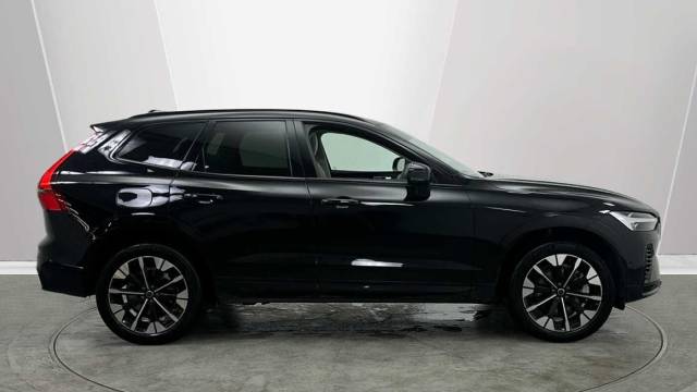 2025 Volvo XC60 2.0 T8 AWD PHEV Electric/Petrol Ultra Dark
