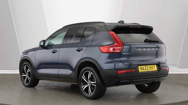 2022 Volvo XC40 1.5 T3 R-Design Manual