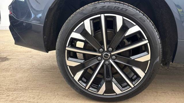 2025 Volvo XC60 2.0 B5 AWD Mild hybrid Petrol Ultra Dark