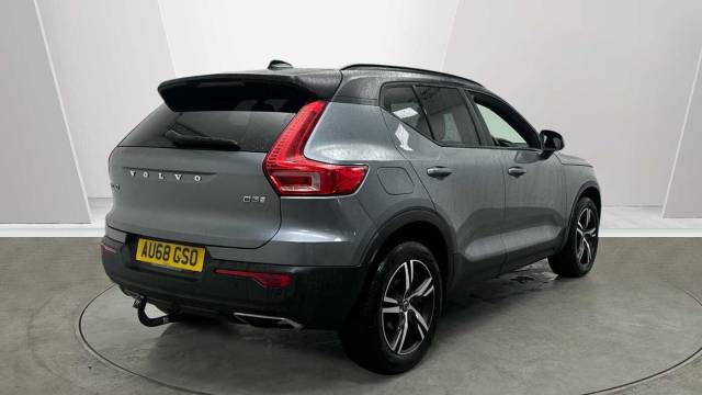2018 Volvo XC40 2.0 D3 R-Design Manual
