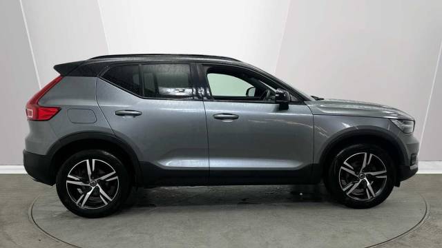 2018 Volvo XC40 2.0 D3 R-Design Manual