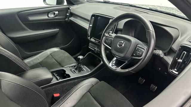 2018 Volvo XC40 2.0 D3 R-Design Manual