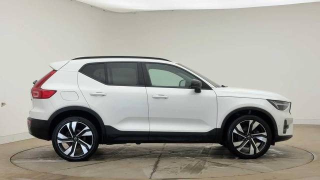 2023 Volvo XC40 2.0 B4 Mild Hybrid Petrol Ultimate Dark